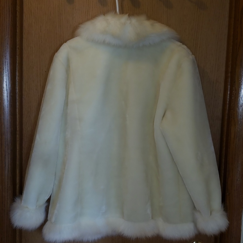 Off white woman's coat - Picture 3 of 4